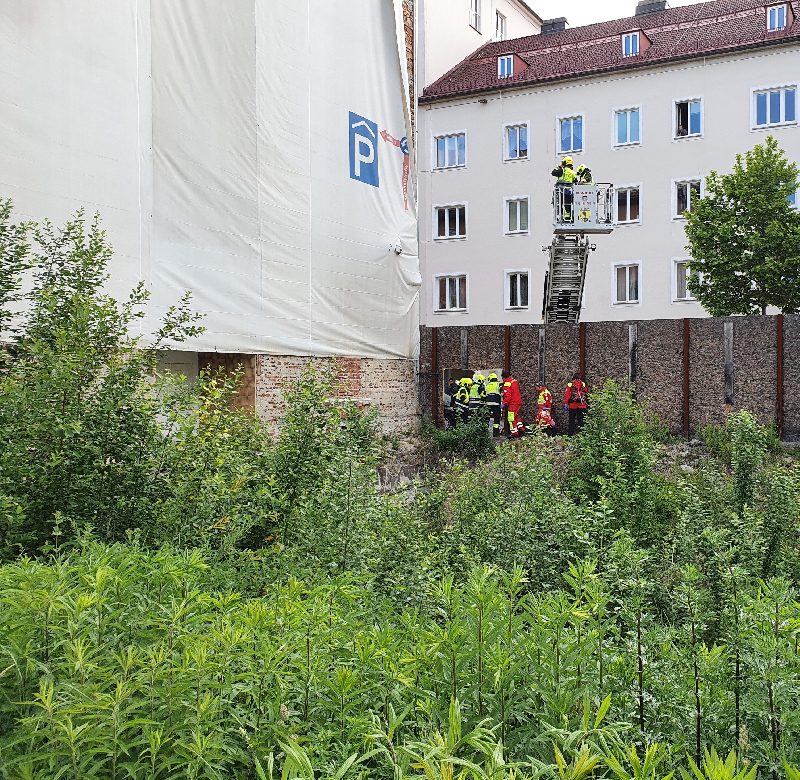 Personenrettung durch Feuerwehr (Bild 1)